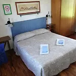 Ai Glicini - Castelli Romani Bed & Breakfast Marino