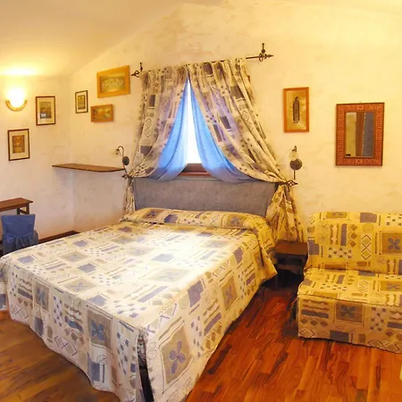 Ai Glicini - Castelli Romani Bed & Breakfast