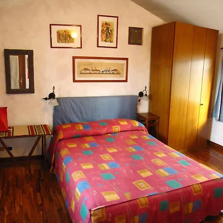 Ai Glicini - Castelli Romani Bed & Breakfast
